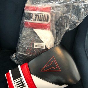 TITLE Gel Sparring Gloves